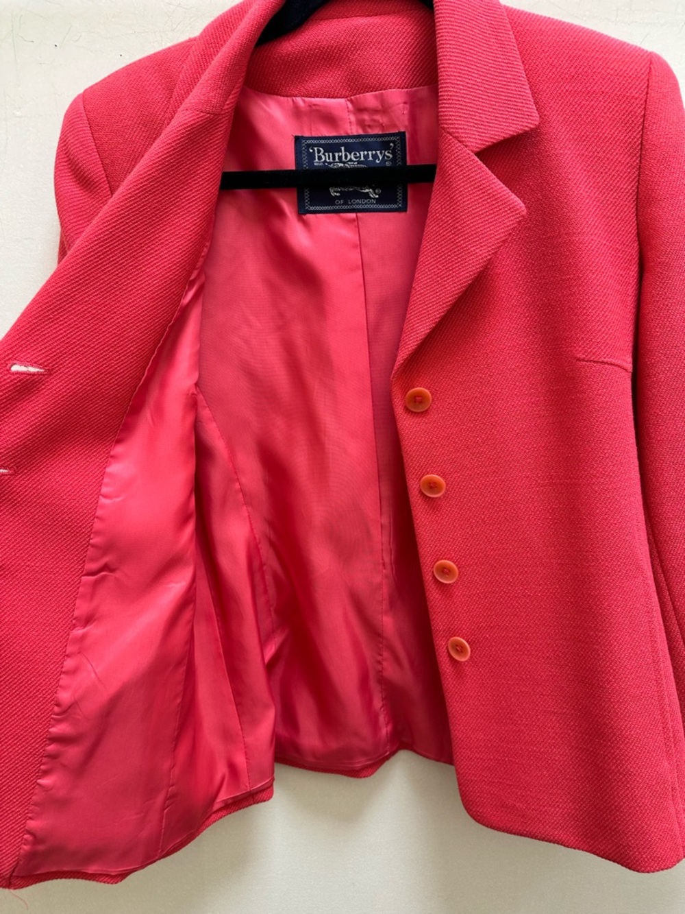 Burberry’s Coral Pink Tailored Jacket & Pencil Skirt. GORGEOUS!LIKE NEW! Size 2 - Picture 5 of 11